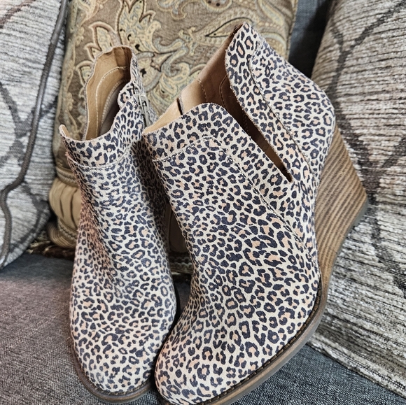 Lucky Brand zip booties size 6m- cheetah print - Picture 4 of 8